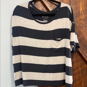 American Eagle Outfitters Black and Gray Striped Tee